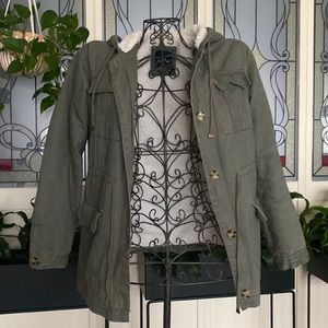 Faux fur lined button up jacket with hood-size small